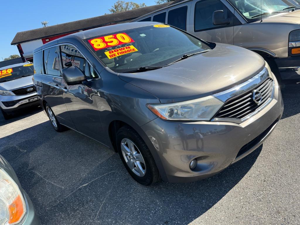 2015 Nissan Quest SV's photo