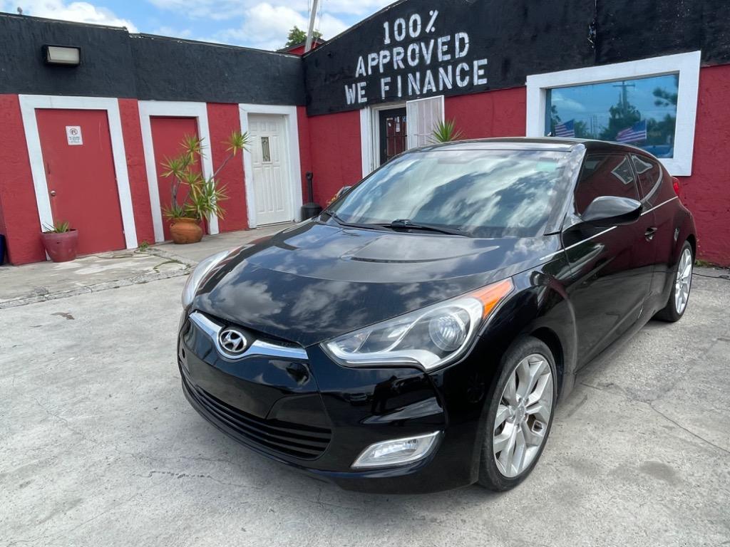 2016 Hyundai Veloster Base's photo